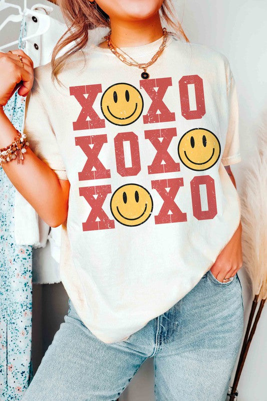 XOXO HAPPY FACE Graphic T-Shirt