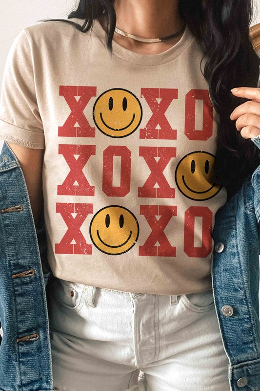 XOXO HAPPY FACE Graphic T-Shirt